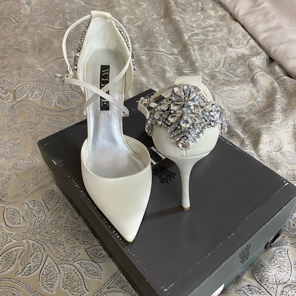 Vera Wang White bridal heels